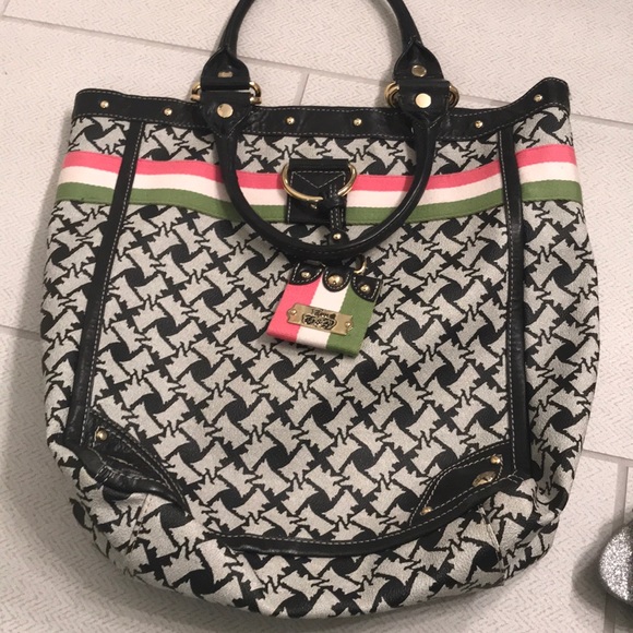 Juicy Couture Handbags - Juicy Couture strip bear tote